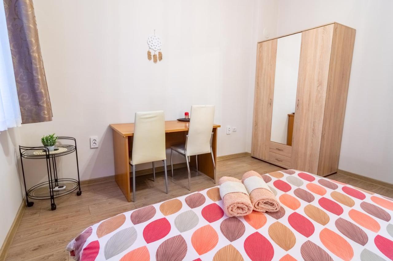 Madrid 2Bdr W Free Parking Near Metro, Serdika Mall Sofia Eksteriør billede